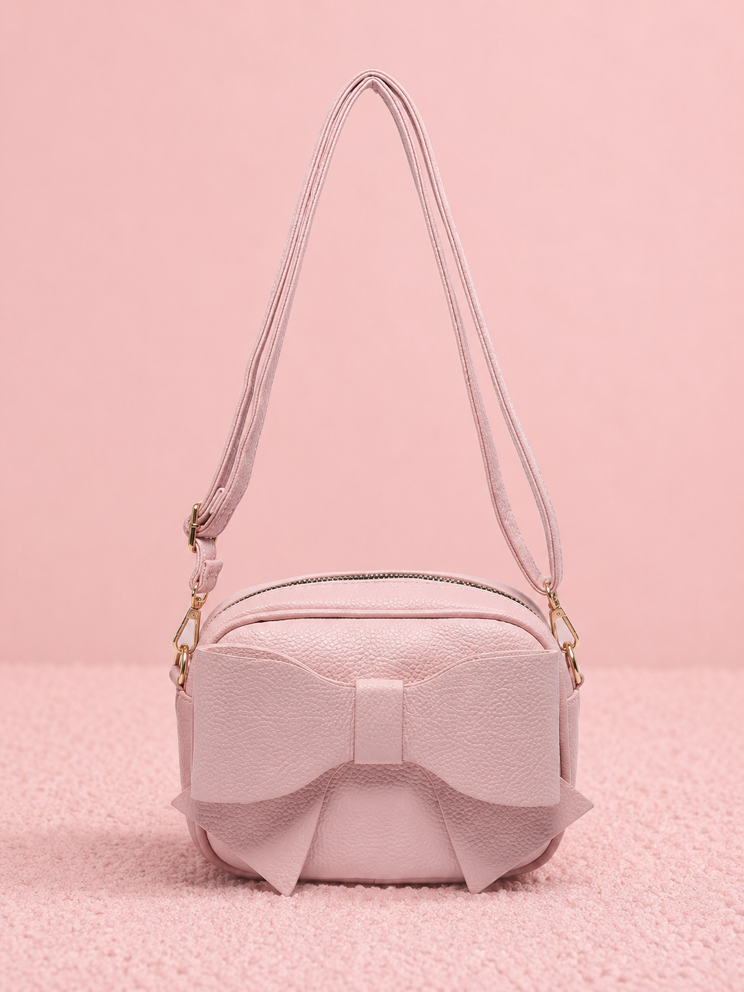 Bow cross body bag